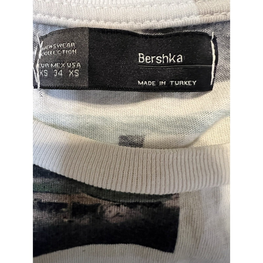 Bershka Graphic Photo Print T Shirt Men XS Streetwear Urban Collage - Picture 3 of 5
